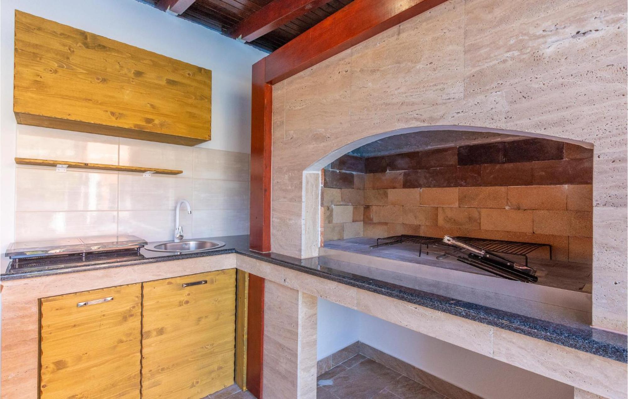 Nice Apartment In Plano With Kitchen Exterior photo